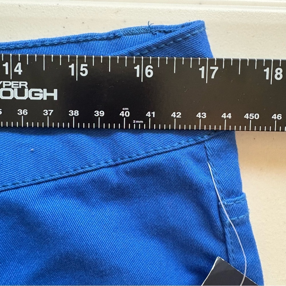 Faded Glory Women’s Vibrant Blue Flat Front Shorts - Picture 4 of 9